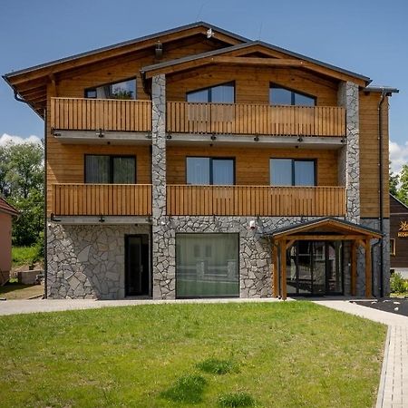 Berg Liptov Otel Liptovský Mikuláš Dış mekan fotoğraf