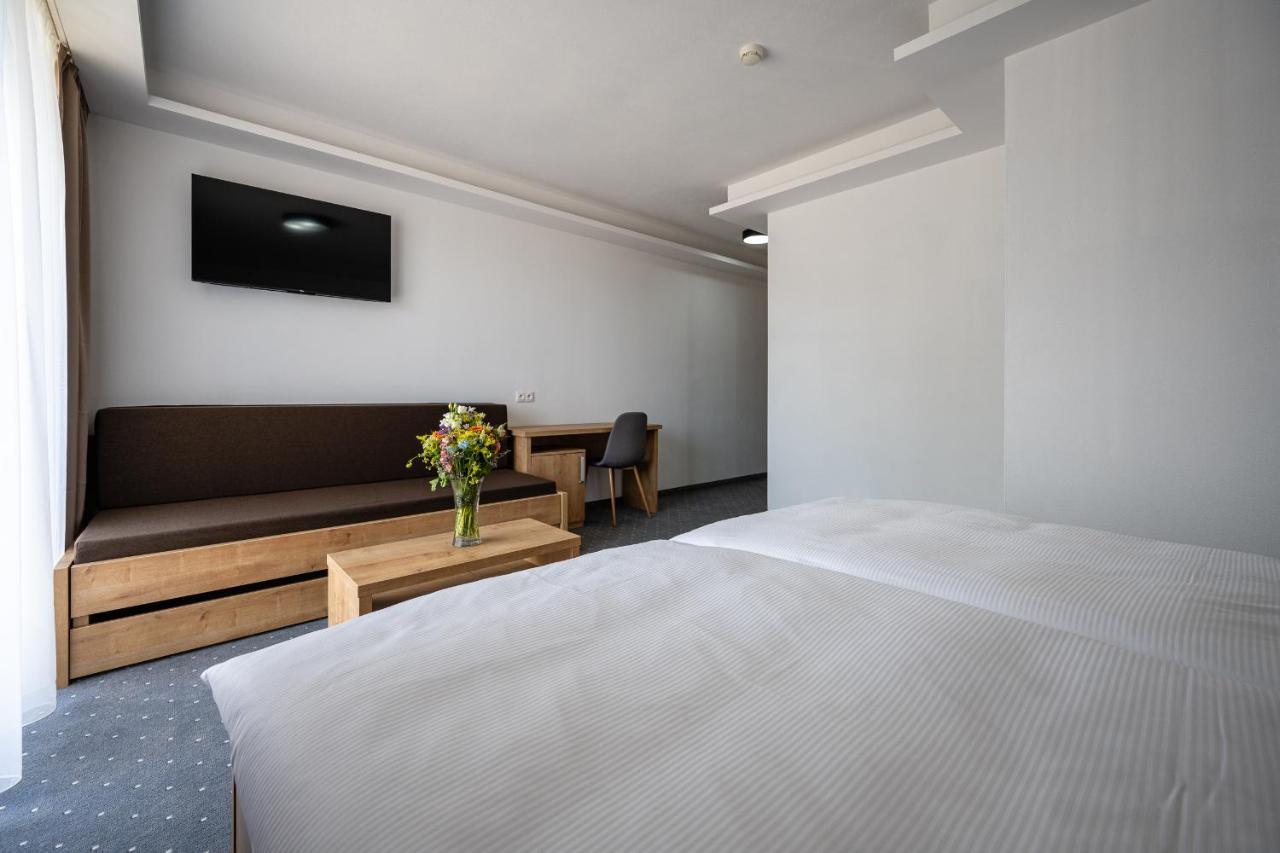 Berg Liptov Otel Liptovský Mikuláš Dış mekan fotoğraf