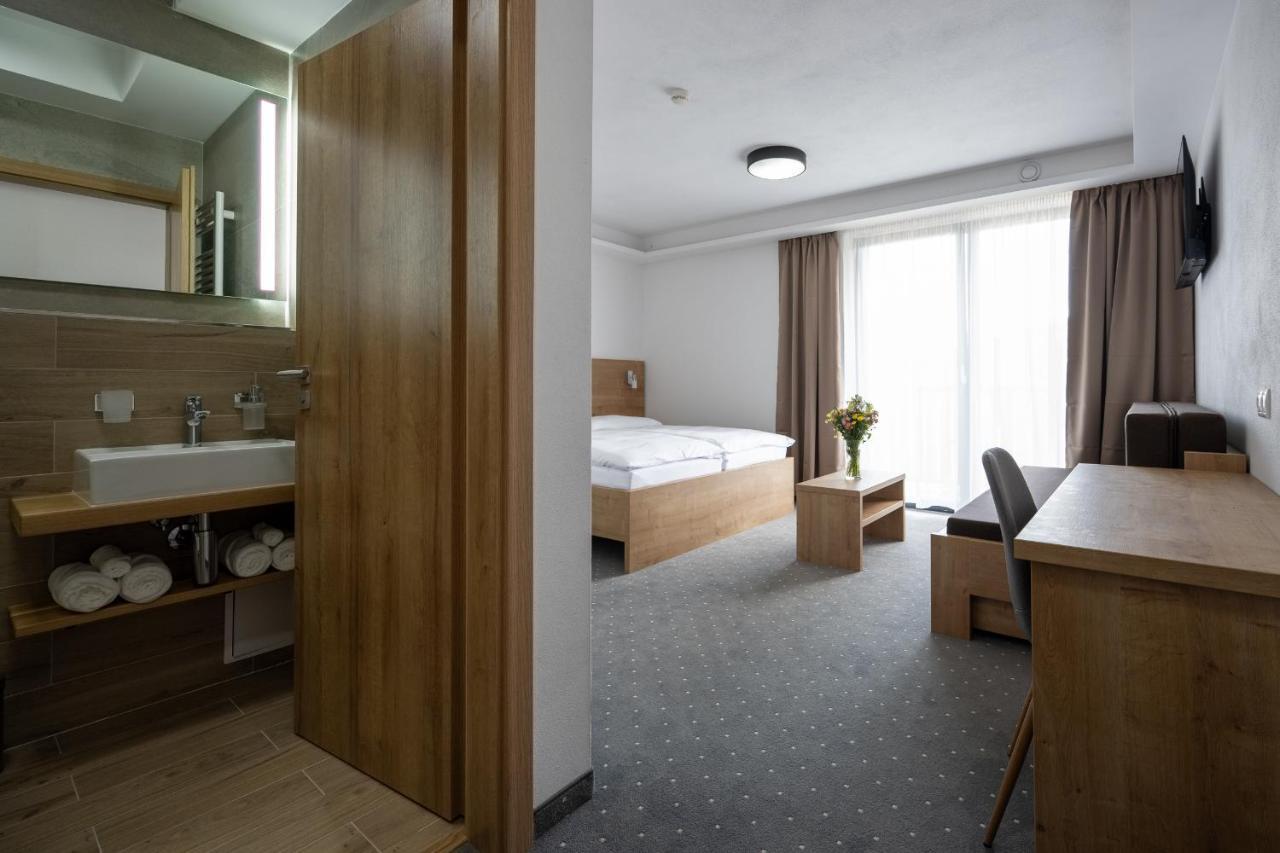 Berg Liptov Otel Liptovský Mikuláš Dış mekan fotoğraf