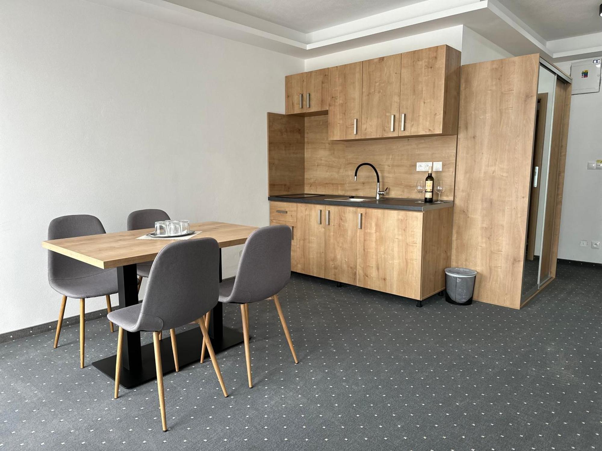 Berg Liptov Otel Liptovský Mikuláš Dış mekan fotoğraf