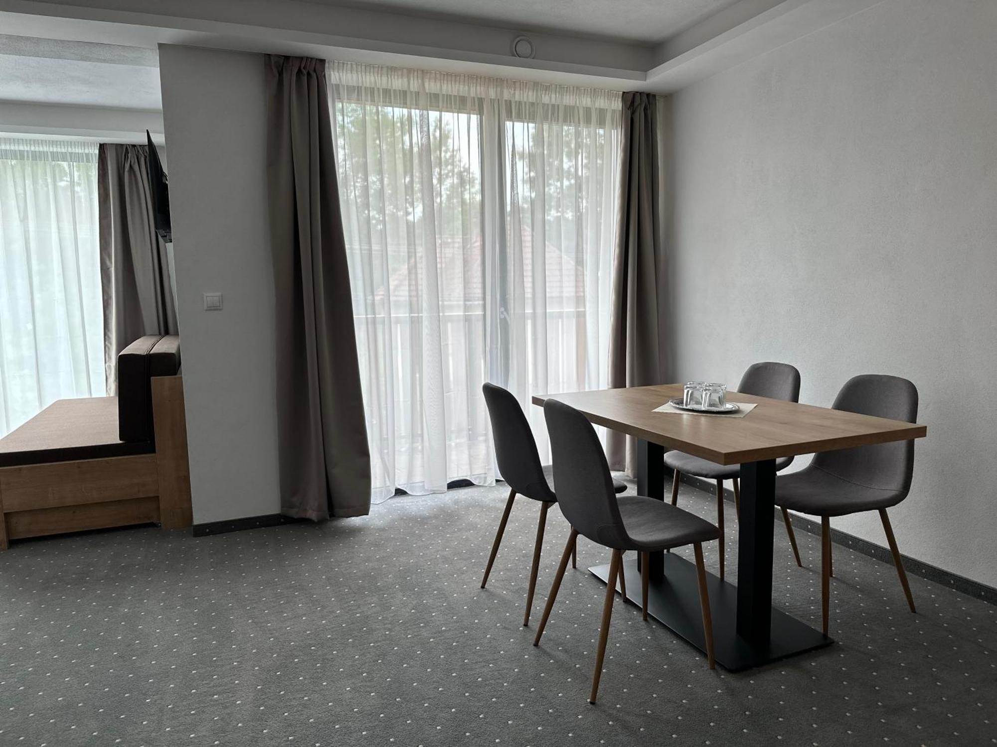Berg Liptov Otel Liptovský Mikuláš Dış mekan fotoğraf